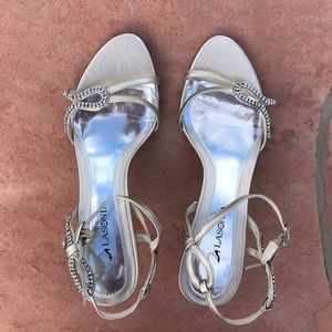 Lasonia Wedding Dress shoes Gold/Rhinestone Size 9 Great condition!